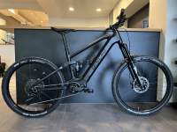 bischibikes London schwarz Matt, Logos 3D, 44cm