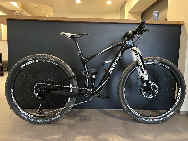 bischibikes Full Suspension Carbon 27.5" integriert