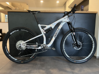 bischibikes Fullsuspension Carbon weiss mit Farbspritzer, 48cm